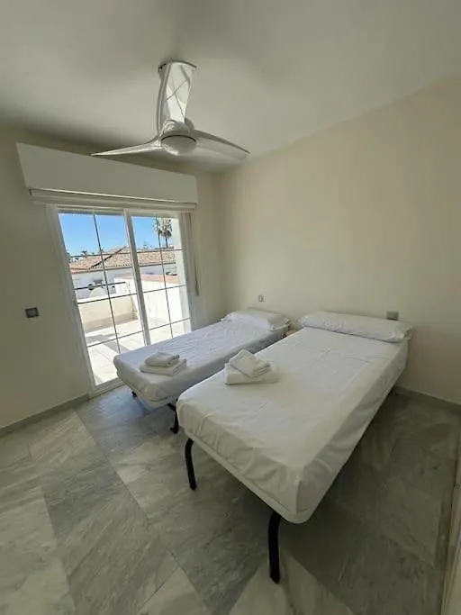 Holiday home Chalet Con Barbacoa Y Piscina Estepona