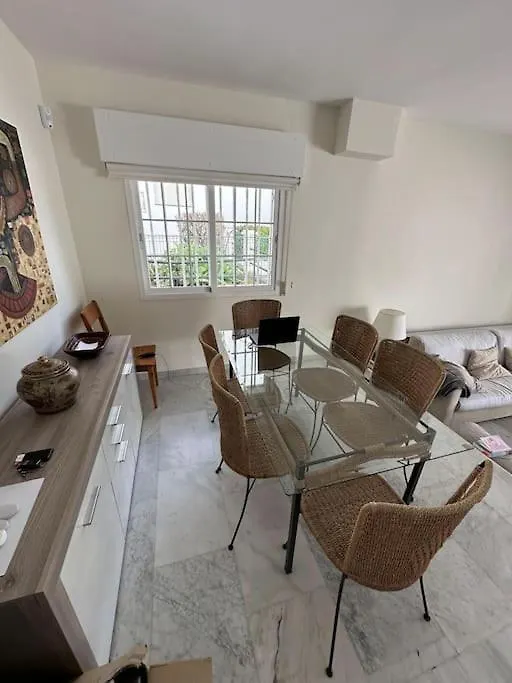 Chalet Con Barbacoa Y Piscina Estepona