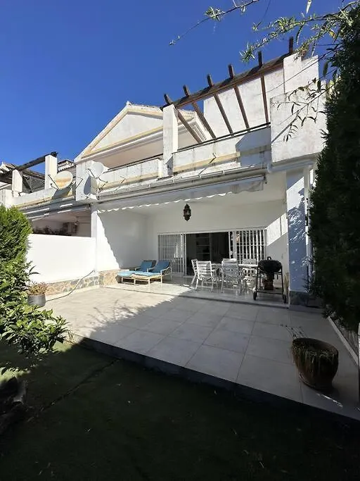 Chalet Con Barbacoa Y Piscina Estepona Spain