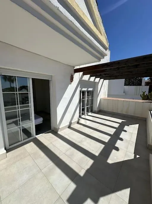 Chalet Con Barbacoa Y Piscina Estepona