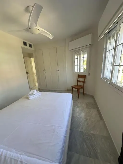 Chalet Con Barbacoa Y Piscina Estepona Spain
